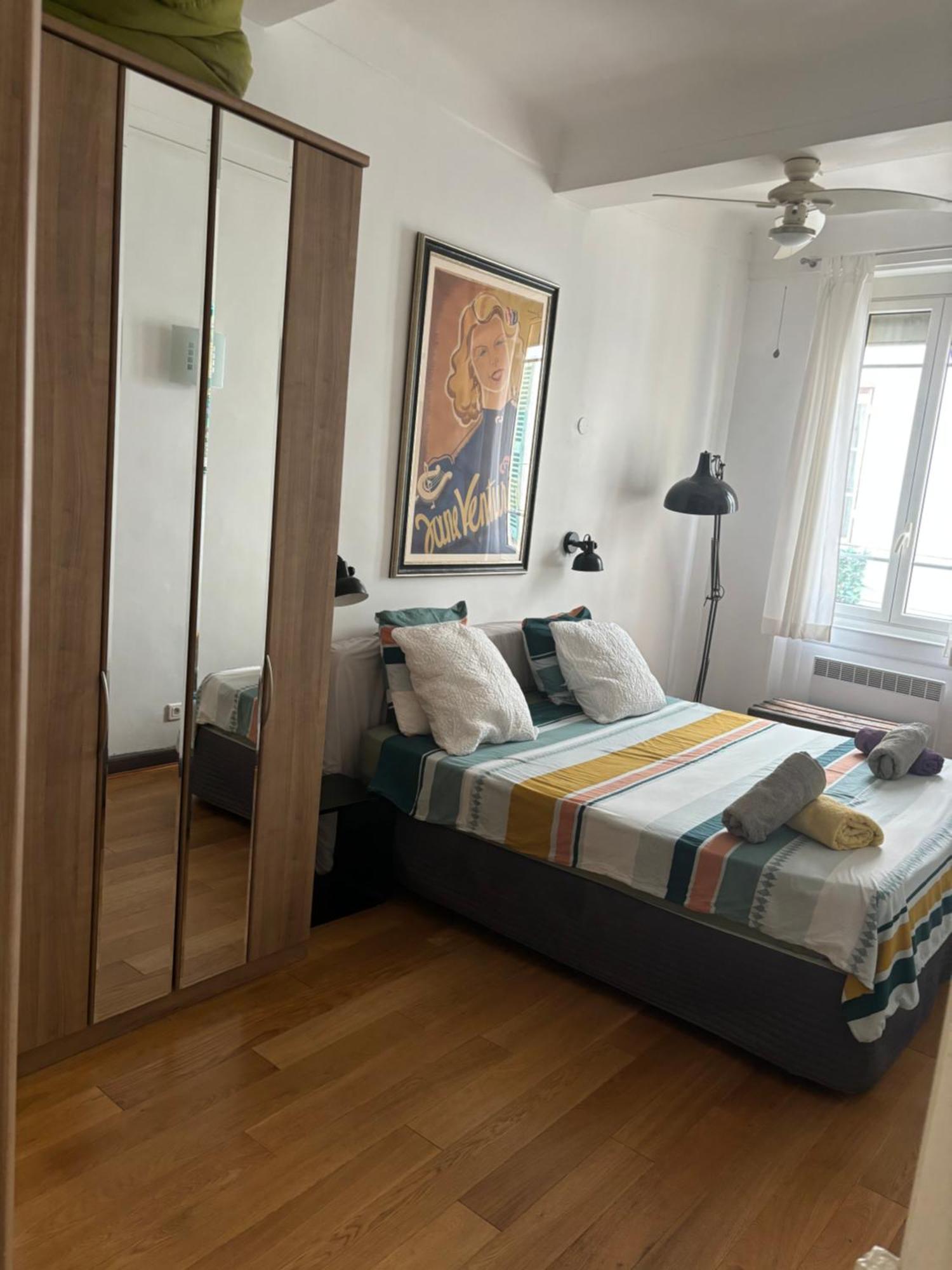2 Bedroom Funky Apartment In The Heart Of The Old Town Of Antibes Eksteriør billede