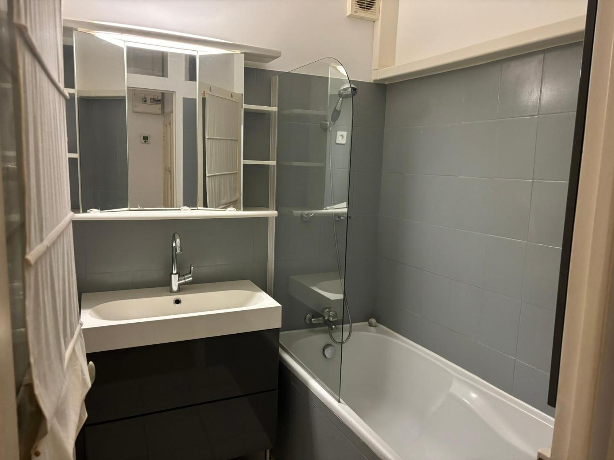 2 Bedroom Funky Apartment In The Heart Of The Old Town Of Antibes Eksteriør billede
