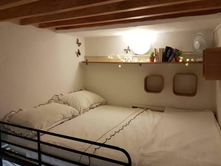 2 Bedroom Funky Apartment In The Heart Of The Old Town Of Antibes Eksteriør billede